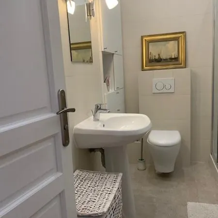 Proche * Μεντόν